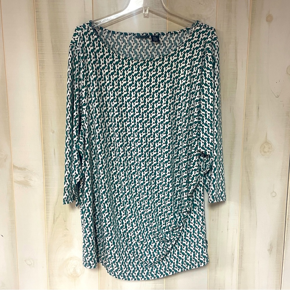 Tahari Green White Black Abstract Print Wrap-Look 3/4 Sleeve Blouse Sz 3X - Picture 1 of 7